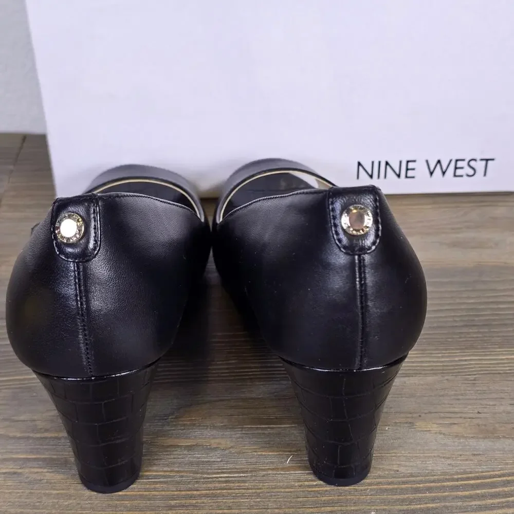 Nine West - Cape 9x9 Dress Wedges with Peep Toe in Size 9.5M Black